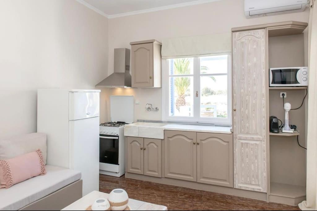 Θἔρως Apartment Tinos Bagian luar foto