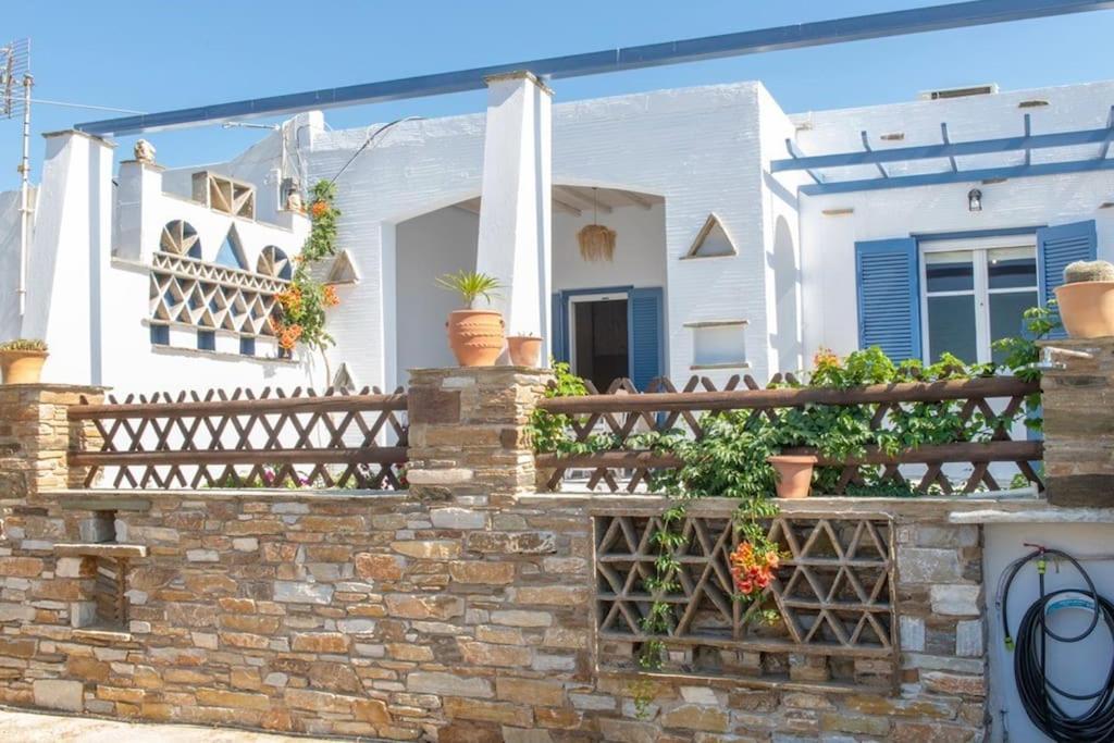 Θἔρως Apartment Tinos Bagian luar foto