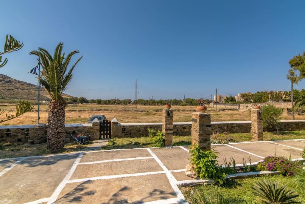 Θἔρως Apartment Tinos Bagian luar foto